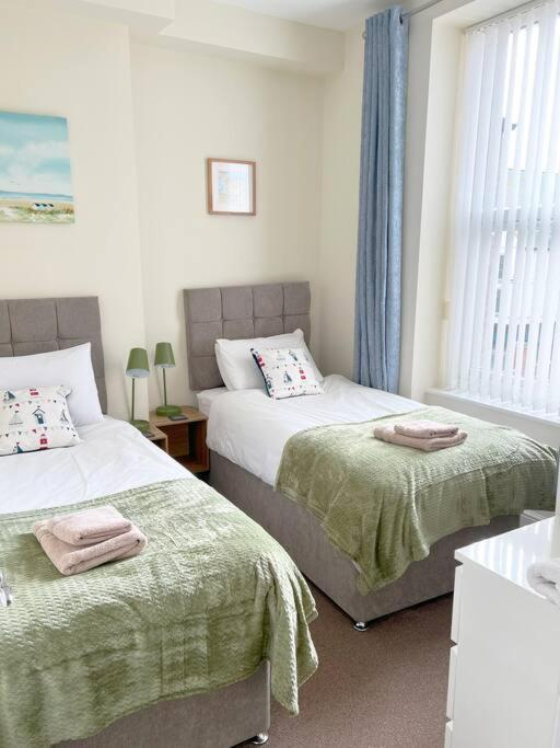 Private Parking, Central Llandudno, King Bed With Ensuite At Clement Lodge Exterior foto