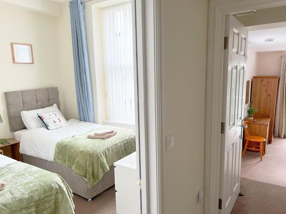 Private Parking, Central Llandudno, King Bed With Ensuite At Clement Lodge Exterior foto